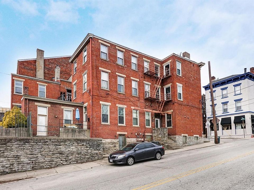 Classic Prospect Hill with amazing views.