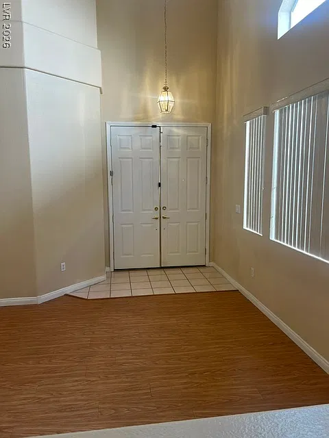 4 bed, 2.5 bath, 2357 sqft, $2,346 — Photo 3