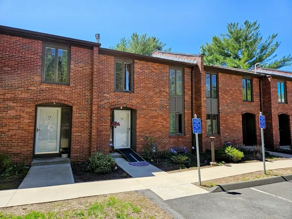 12 Sutton Ct Unit 12, Amherst, MA 01002