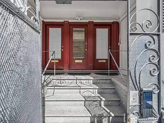 2nd image of 558 Natoma St #556