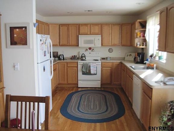 5th image of 185 Skyview Dr