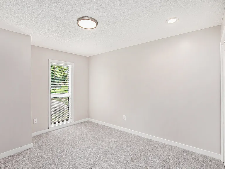 13805 W 78th Ter — Photo 16