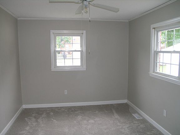 5th image of 233 Franklin St