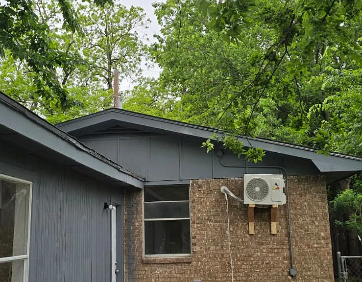 707 Raymond St — Photo 3