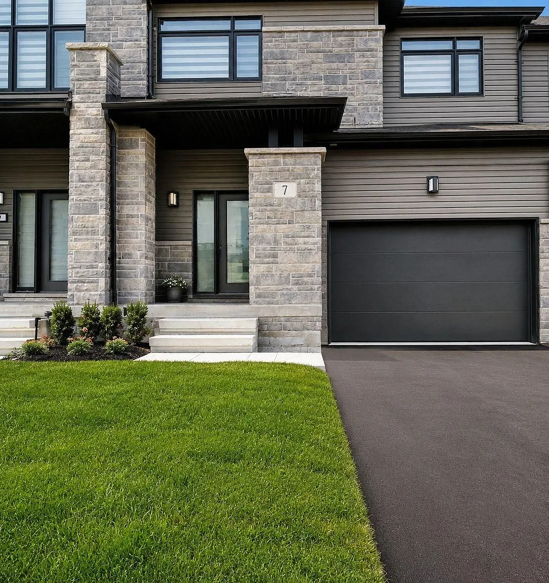 3 bed, $2,500 — Photo 1