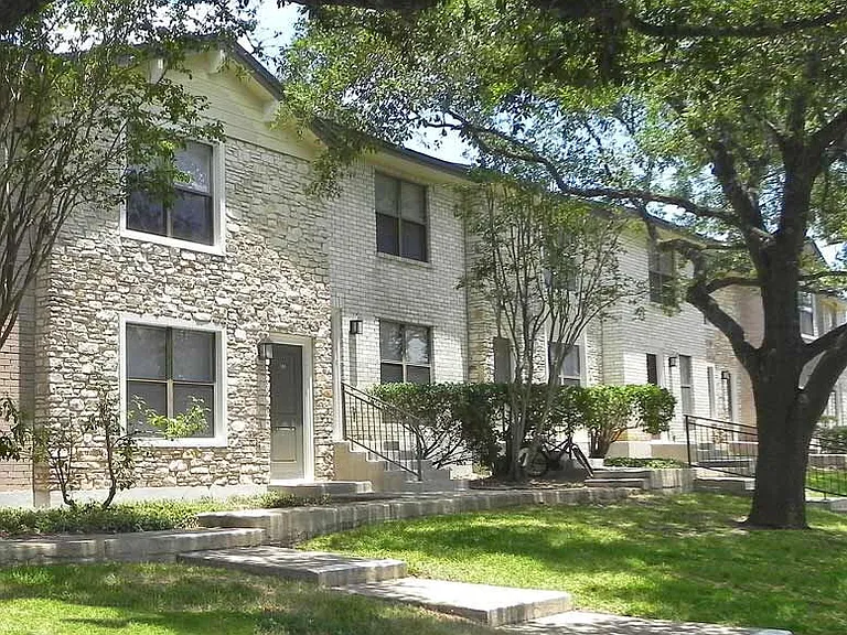 Highcrest — Photo 3