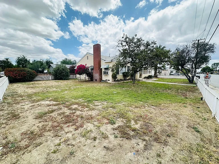 503 W Lugonia Ave — Photo 4