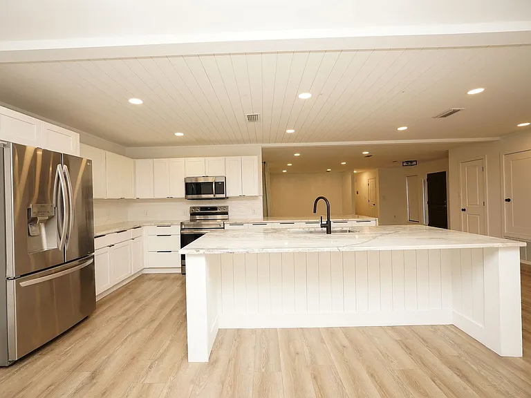 2419 Rocky Shores Dr — Photo 8