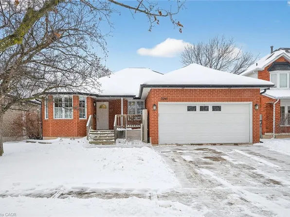 3241 Kathleen Dr, Burlington, ON L7M 3Y5