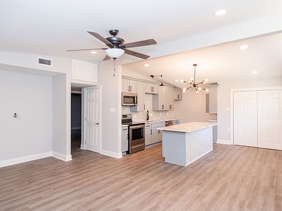 2nd image of 2184 3rd St