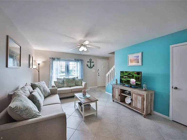 68 Marco Villas Dr #R-5 — Photo 2