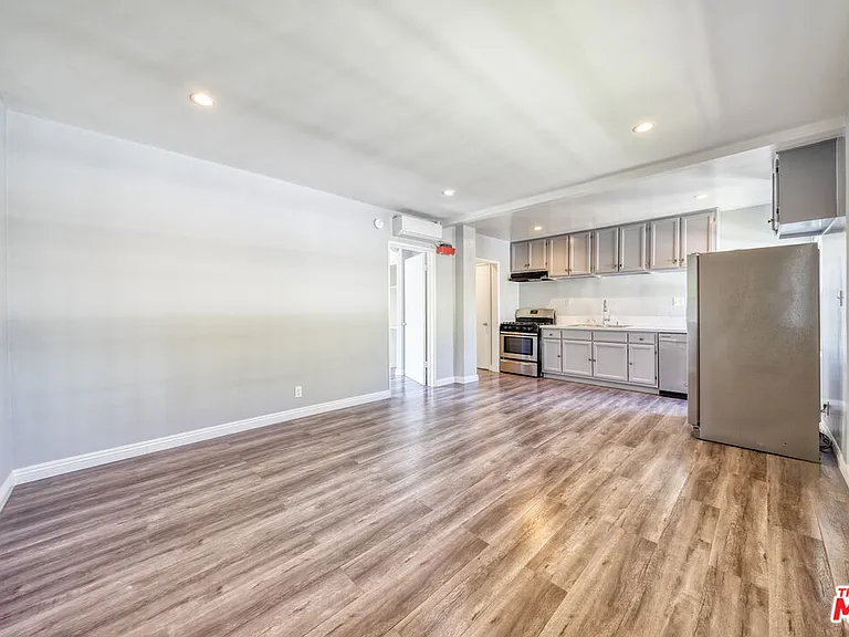 1112 Ocean Park Blvd #F — Photo 7