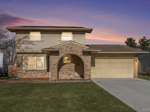 43726 Stuart Dr, Canton, MI 48187