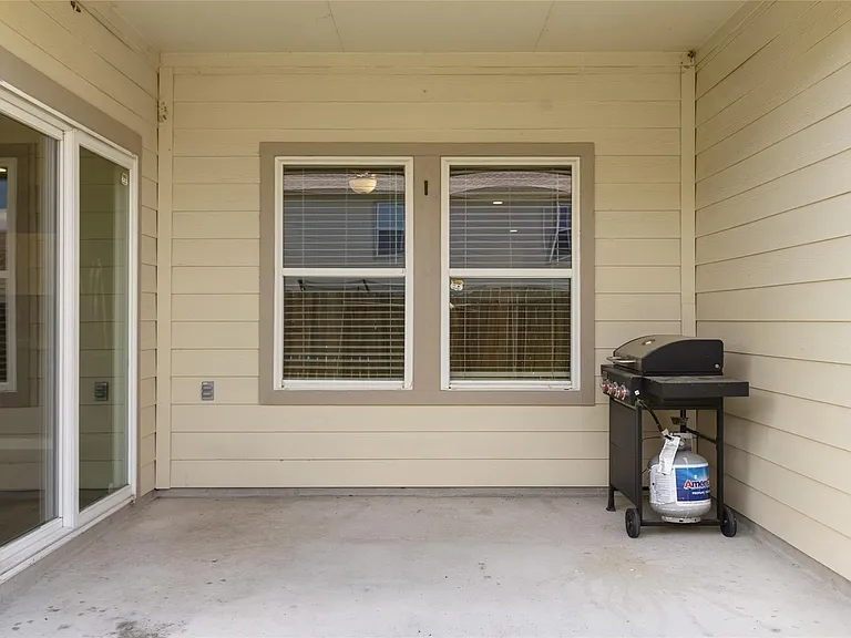 111 Bering Dr — Photo 22