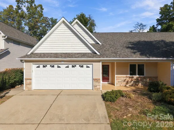 29 Beekeeper Trl, Swannanoa, NC 28778