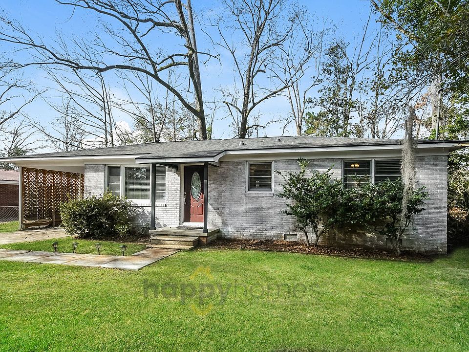 1st image of 825 Savage Rd
