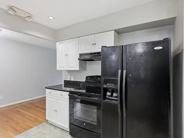 6330 Airlie Rd — Photo 8