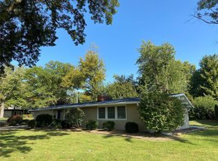 631 Ridgewood Dr, Quincy, IL 62301