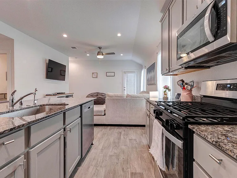 3910 Beltingham Bend Way — Photo 9