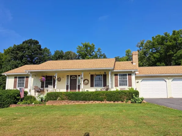 630 New Meadow Dr, Kearneysville, WV 25430