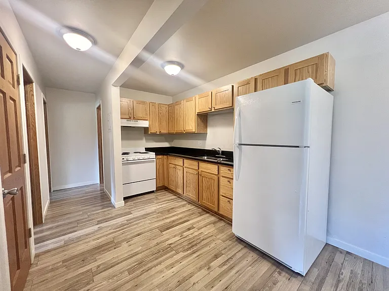 821 George Ave — Photo 16