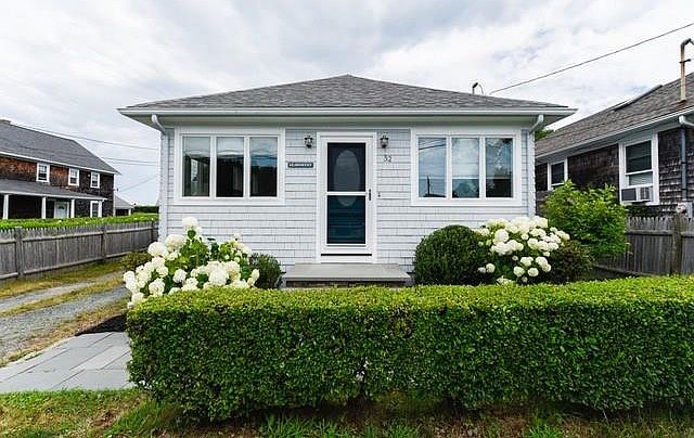 1st image of 32 Briarwood Ave
