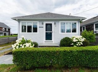 32 Briarwood Ave, Middletown, RI 02842