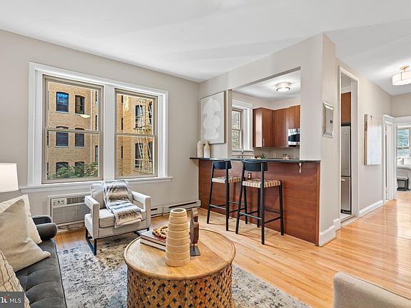 2nd image of 2010 Kalorama Rd NW APT 306