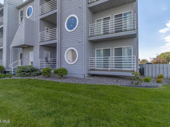 158 Clinton Reef Dr #158, Pt Clinton, OH 43452