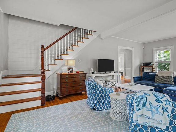 2nd image of 303 New Meadow Rd