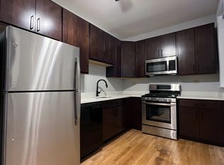 1354 W Foster Ave APT 3W, Chicago, IL 60640