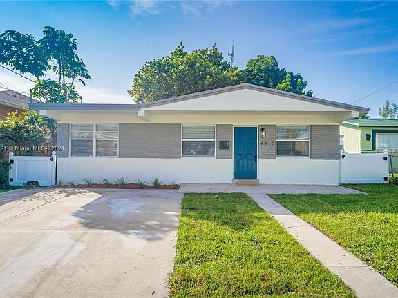 Tastefully remodeled Home, Large Lot, Fenced Backyard