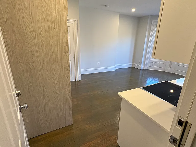225 Newbury St #2G — Photo 5