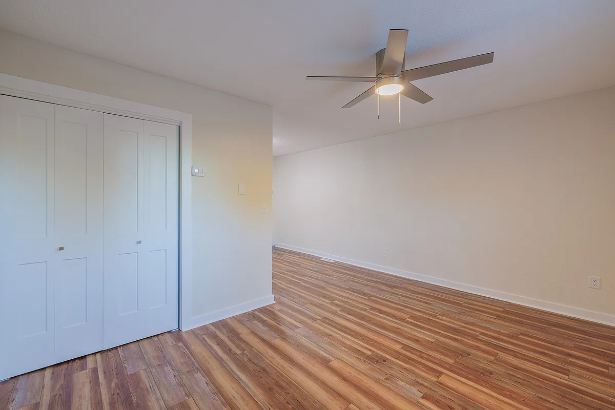 Building Photo - 800 Rolling Hills Dr #6