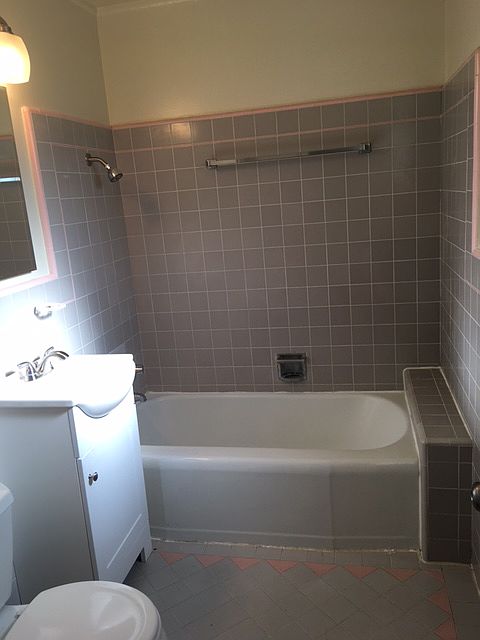 2nd image of 137 E Moltke St APT 3