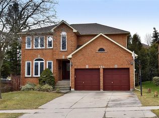 102 Huntingwood Ave, Hamilton, ON
