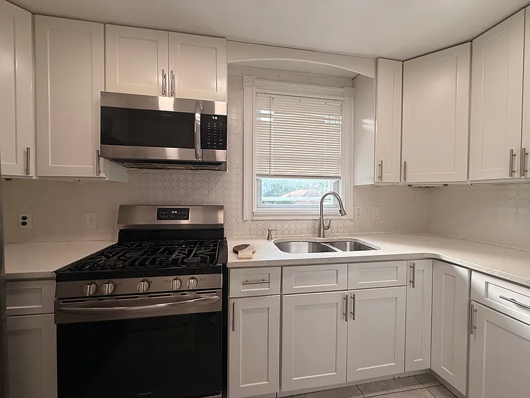 45 Welles St — Photo 20