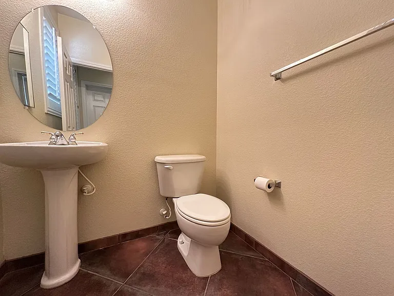 2416 Radio City St — Photo 22