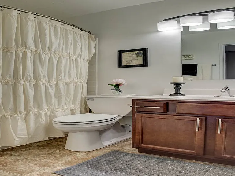 1412 W Glen Ave — Photo 22