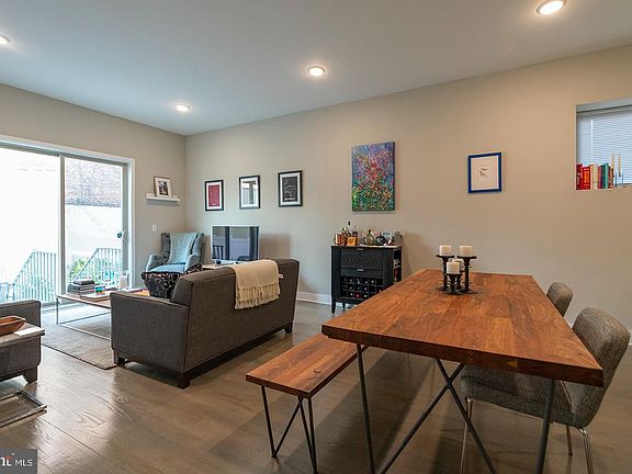 3rd image of 1607 Catharine St APT 1D