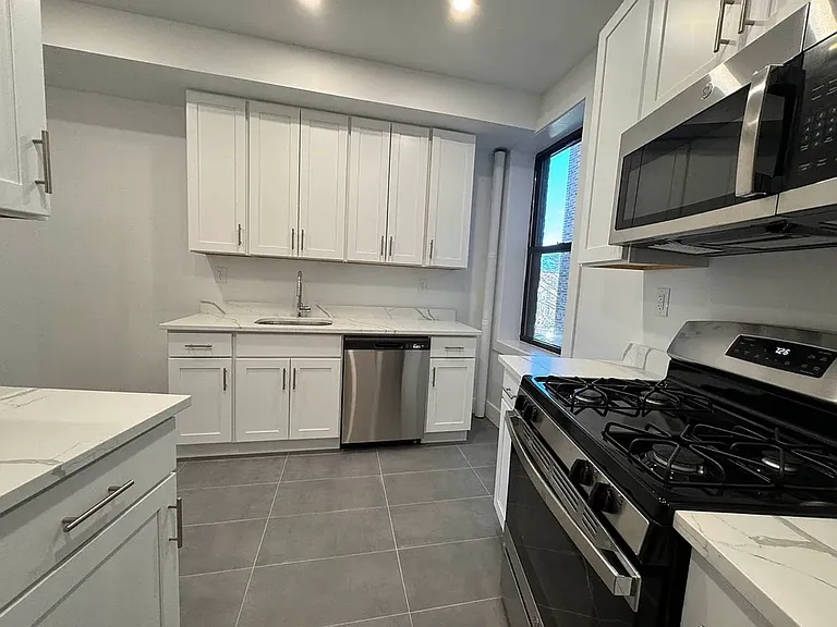11420 Queens Blvd #3 — Photo 1