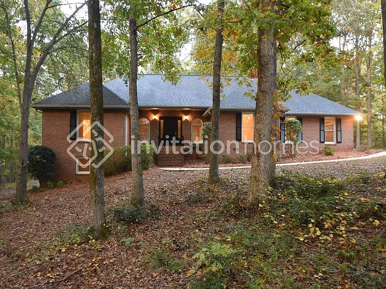 444 Kimberly Ct — Photo 1