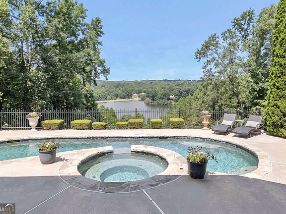 2nd image of 701 Lake Overlook Dr