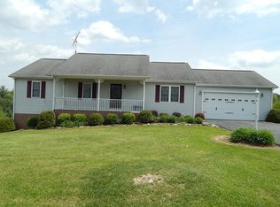 132 Stonebrook Dr, Galax, VA 24333