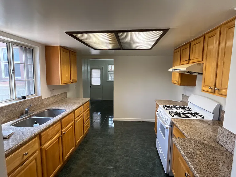 606 N Marguerita Ave — Photo 11