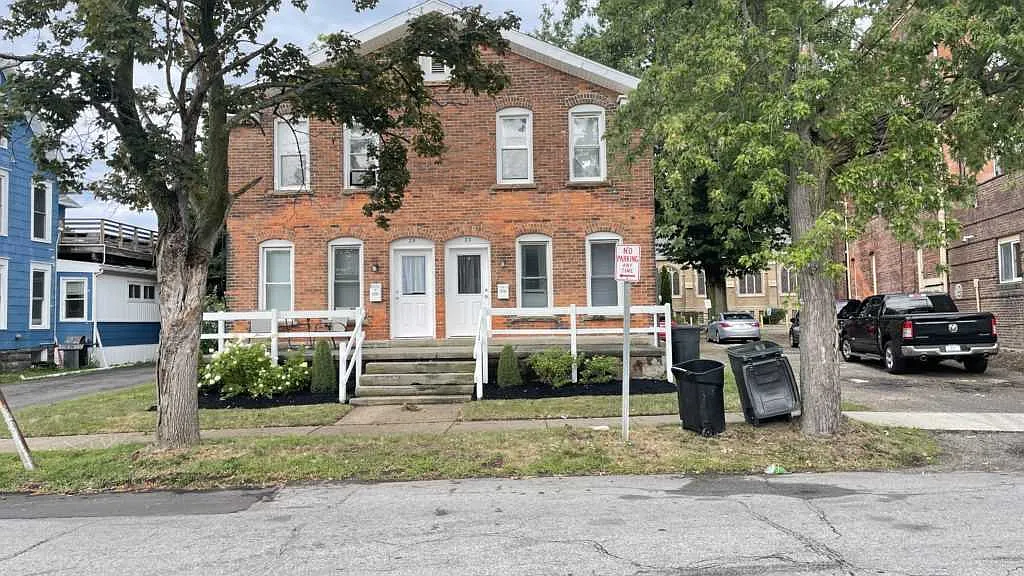 3 bed, $3,200 — Photo 1
