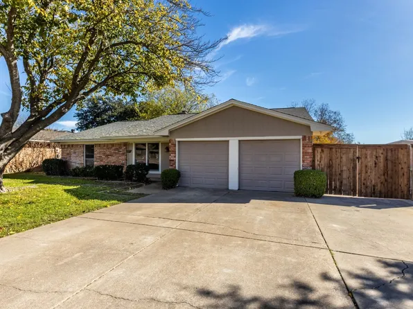 9809 Westpark Dr, Benbrook, TX 76126