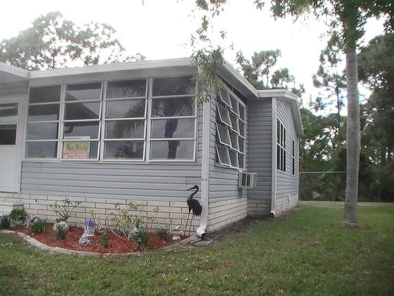 3rd image of 6932 SE Princewood Ln
