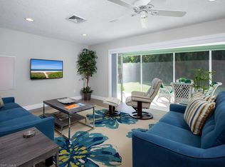 150 1st Ave N, Naples, FL 34102