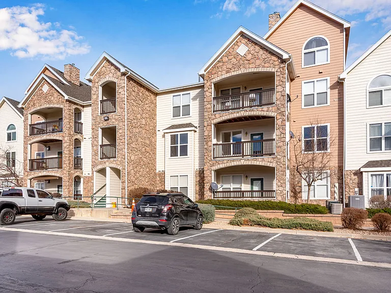 18959 E Warren Dr #207 — Photo 19